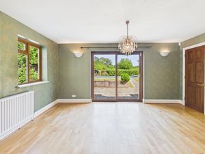 Dining Room - click for photo gallery